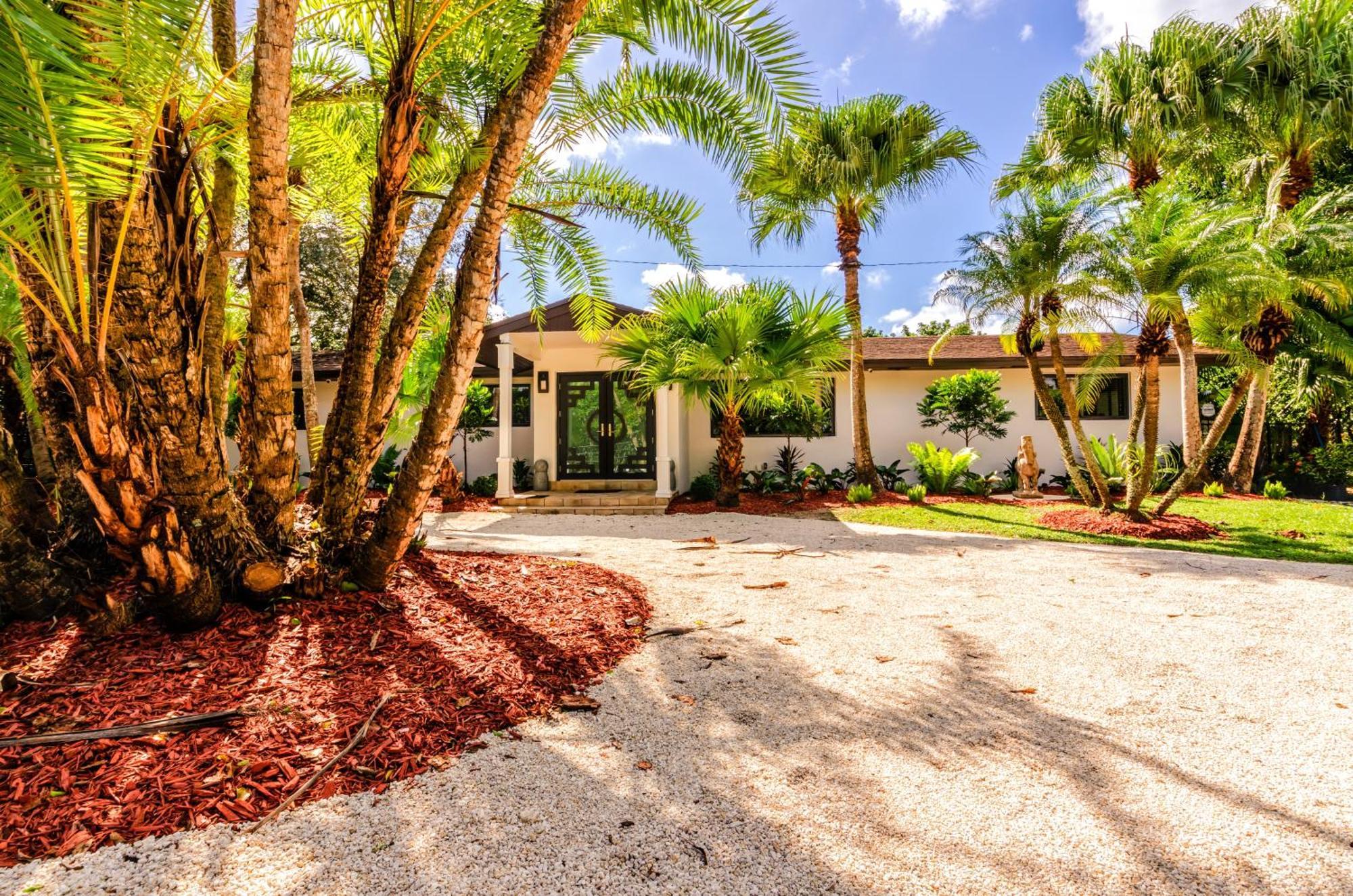 Magical Wonderkoi House In A Japanese Koi Garden Villa Miami Bagian luar foto