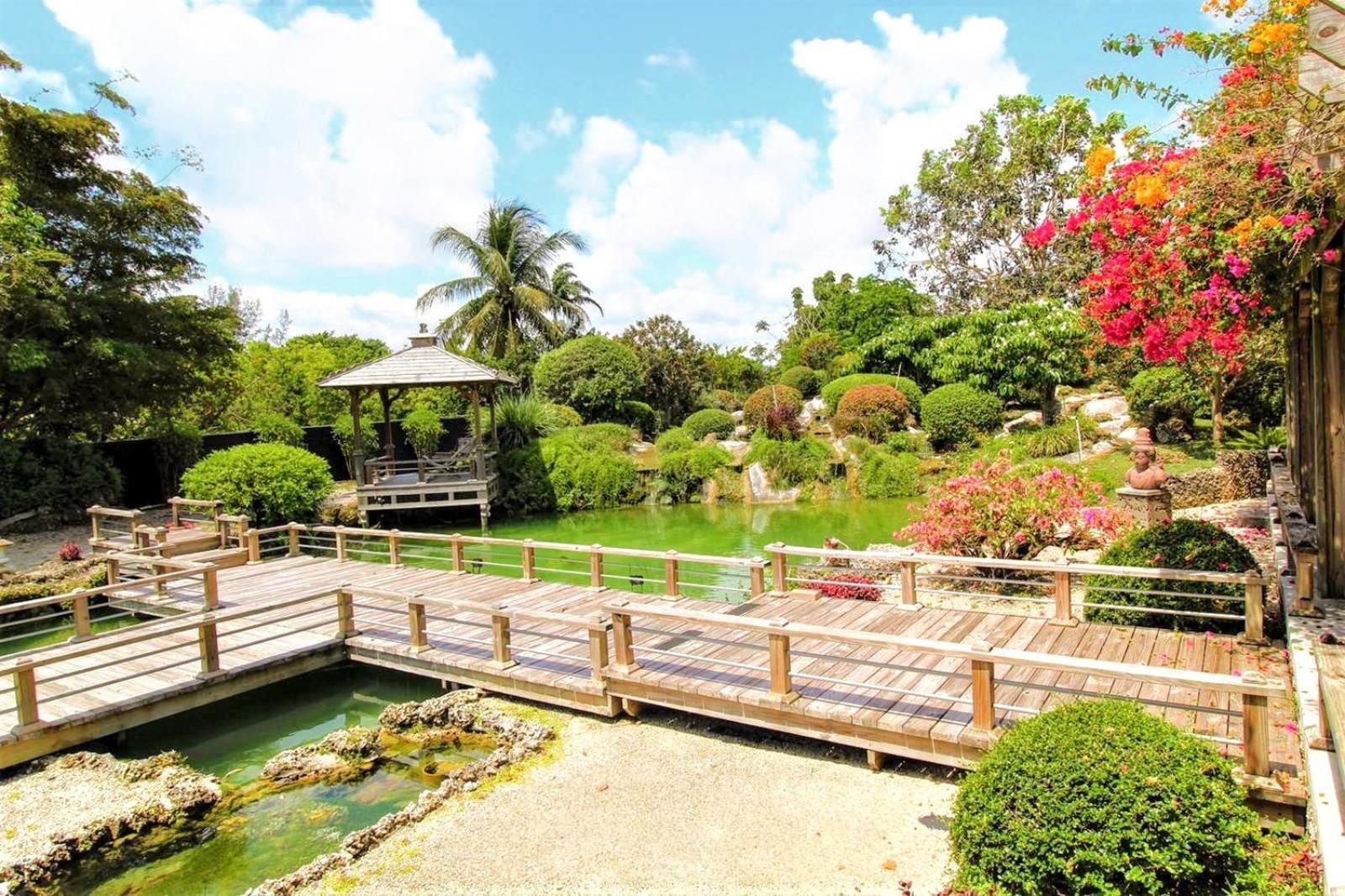 Magical Wonderkoi House In A Japanese Koi Garden Villa Miami Bagian luar foto