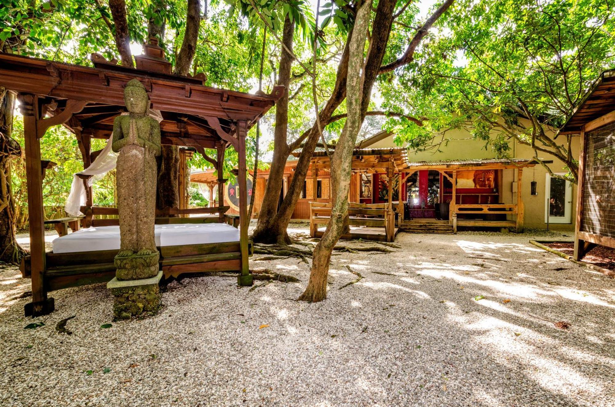 Magical Wonderkoi House In A Japanese Koi Garden Villa Miami Bagian luar foto